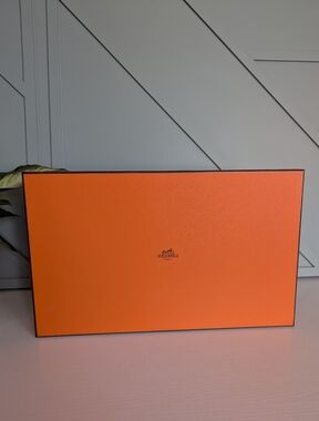 Hermès Orange Box with Black Trim and Center Logo